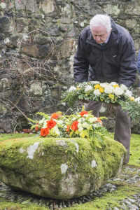 The grandson of David Lloyd George, Bengy Carey Evans at the grave to mark the launch of the Centenary appeal to mark 100 years since he became Prime Minister. Bengy Carey Evans lays a wreath.
